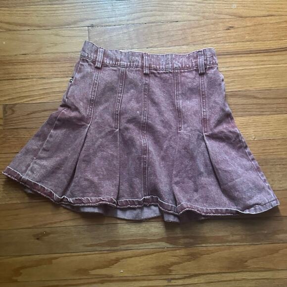 New  In Pleated Denim Mini Skirt – Y2K Vibes, Street Style Essential - Picture 5 of 7